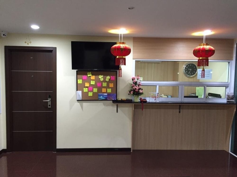 Aparthotel Modernbright Laemchabang Bang Lamung Esterno foto