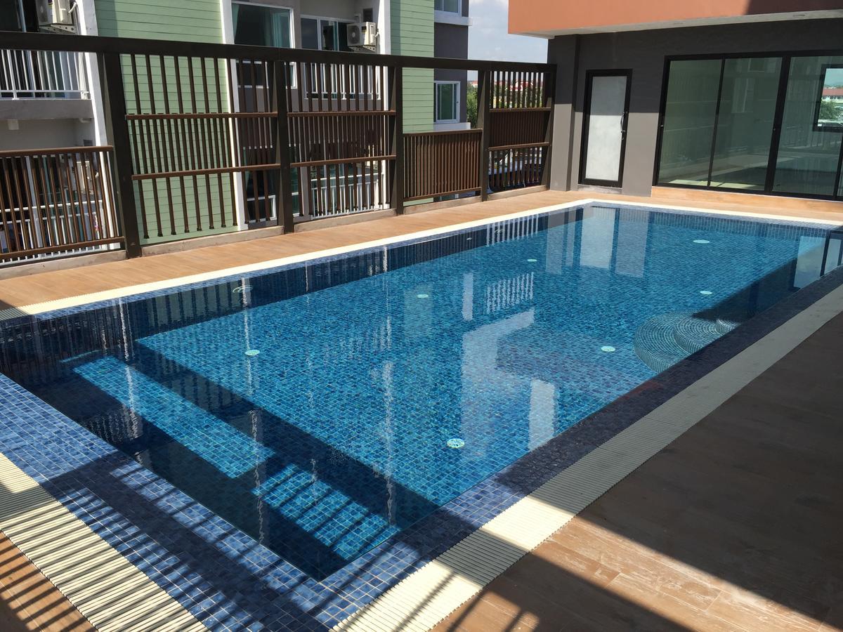 Aparthotel Modernbright Laemchabang Bang Lamung Esterno foto