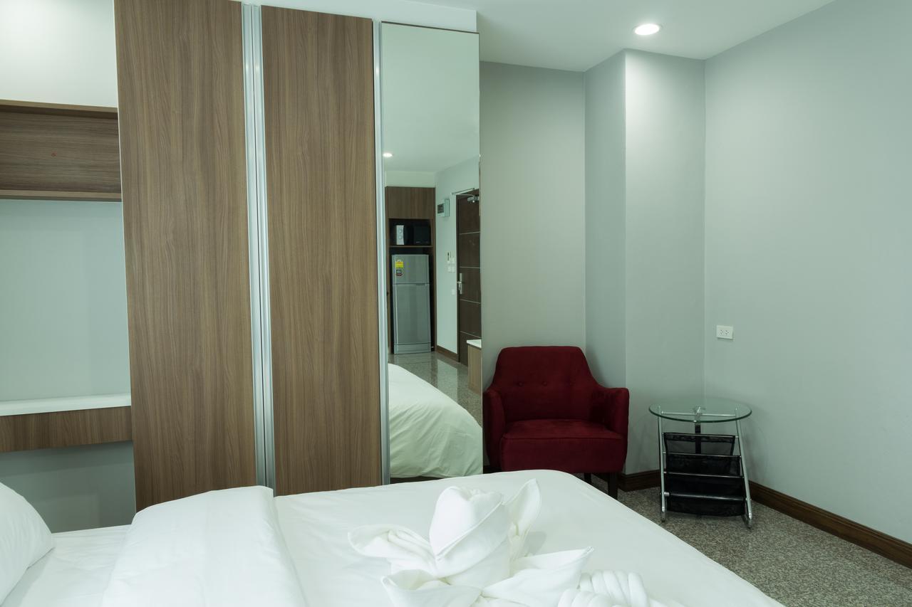 Aparthotel Modernbright Laemchabang Bang Lamung Esterno foto