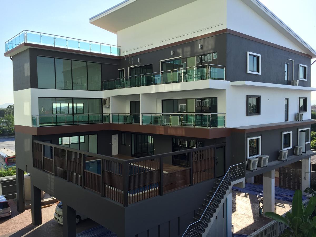 Aparthotel Modernbright Laemchabang Bang Lamung Esterno foto