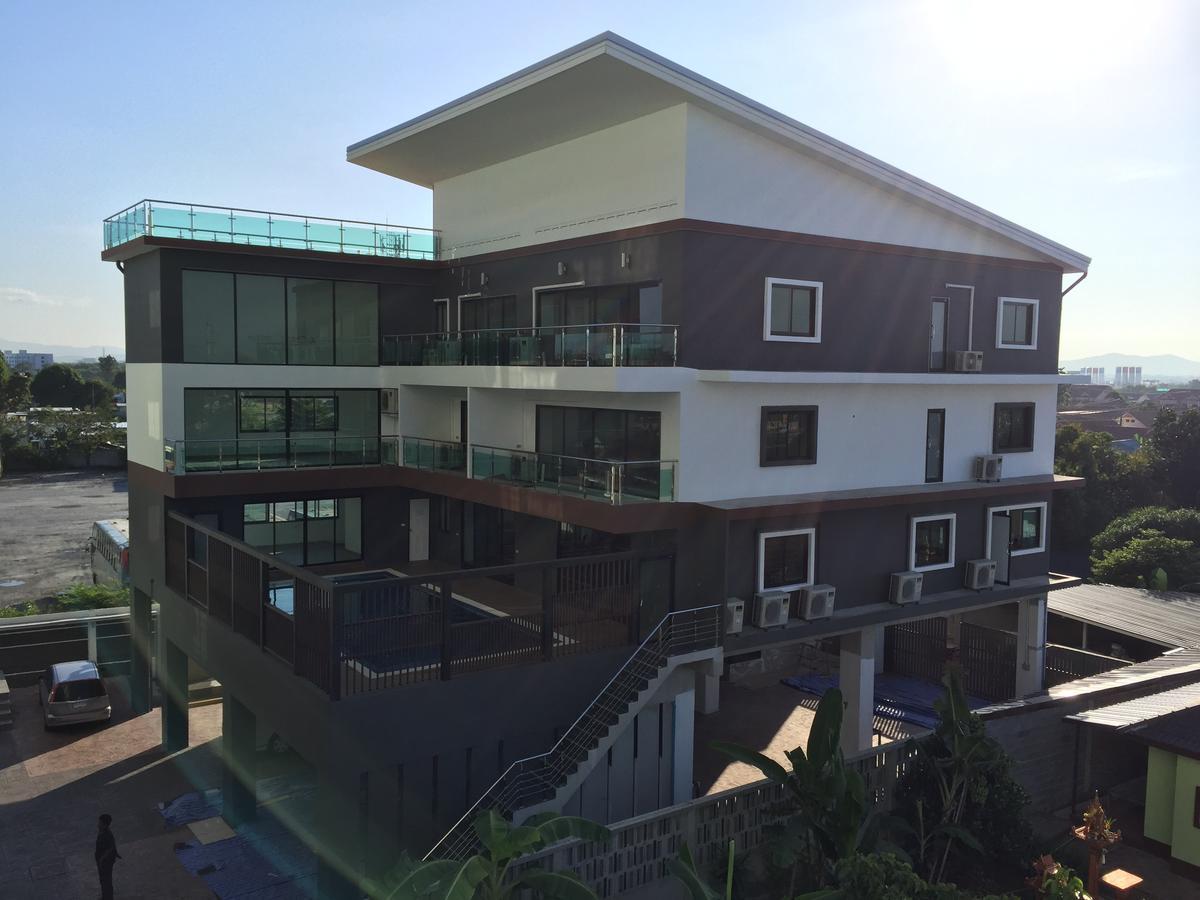 Aparthotel Modernbright Laemchabang Bang Lamung Esterno foto