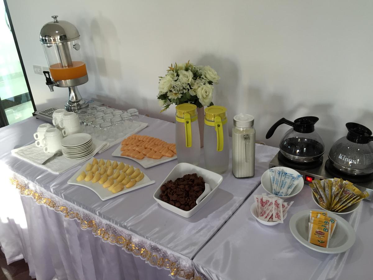 Aparthotel Modernbright Laemchabang Bang Lamung Esterno foto