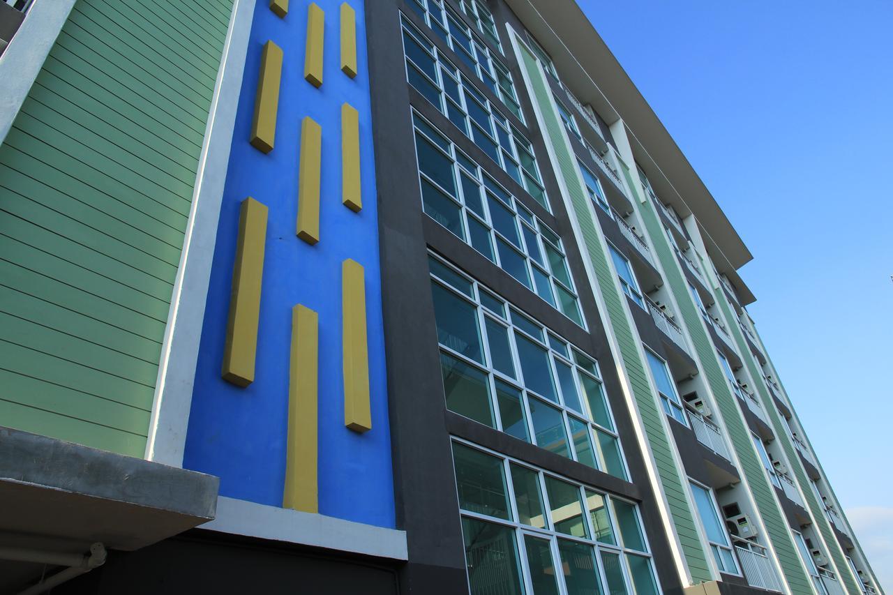 Aparthotel Modernbright Laemchabang Bang Lamung Esterno foto