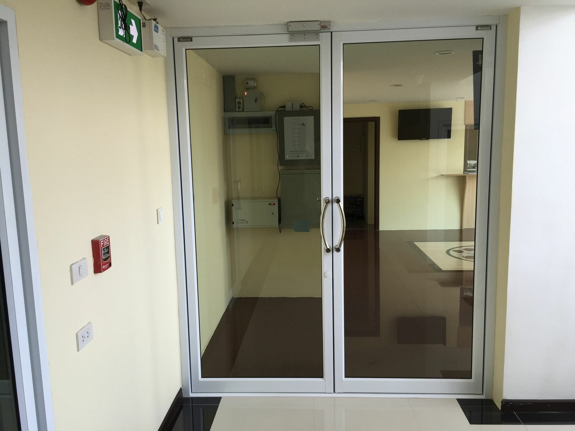Aparthotel Modernbright Laemchabang Bang Lamung Esterno foto