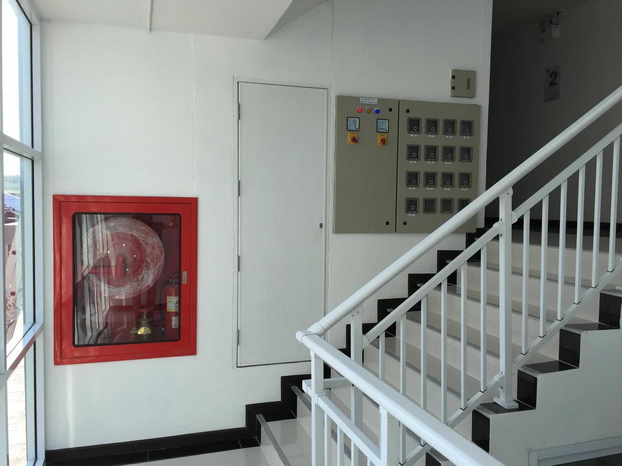Aparthotel Modernbright Laemchabang Bang Lamung Esterno foto